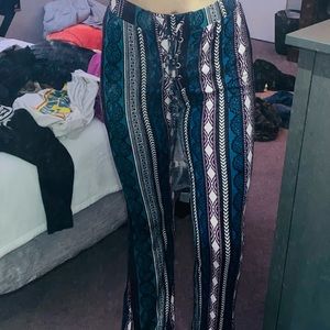 Flowy pattern pants